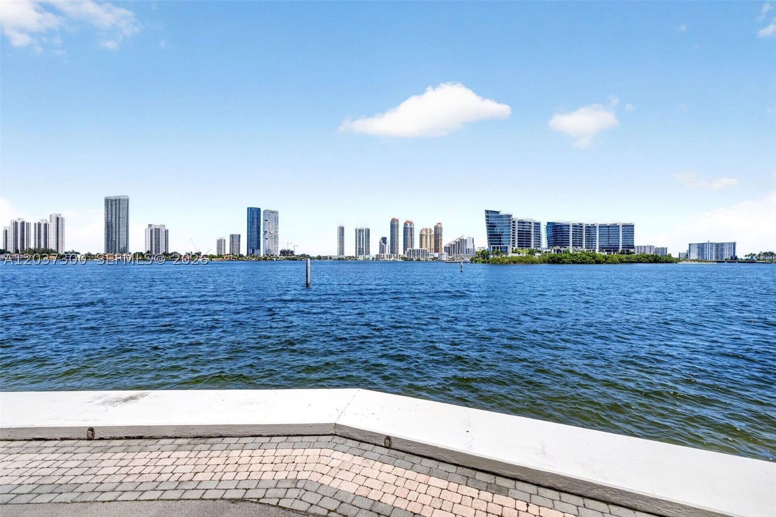 Real estate property located at 3370 Hidden Bay Dr #UPH3715, Miami-dade, 100 Hidden Bay Condo, Aventura, FL