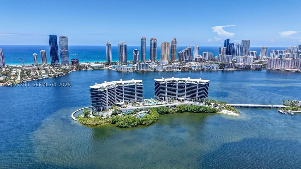 Real estate property located at 3370 Hidden Bay Dr #UPH3715, Miami-dade, 100 Hidden Bay Condo, Aventura, FL