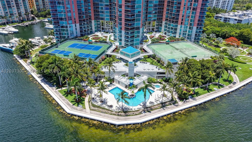 Real estate property located at 3370 Hidden Bay Dr #UPH3715, Miami-dade, 100 Hidden Bay Condo, Aventura, FL