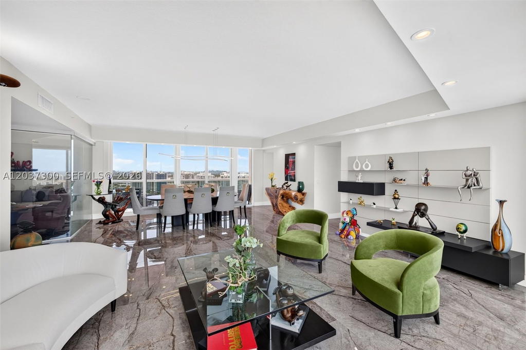 Real estate property located at 3370 Hidden Bay Dr #UPH3715, Miami-dade, 100 Hidden Bay Condo, Aventura, FL