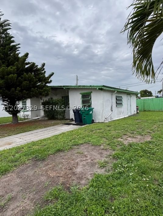 Real estate property located at 11410 44th St, Miami-dade, Westwood Lake 1st Addn, Miami, FL