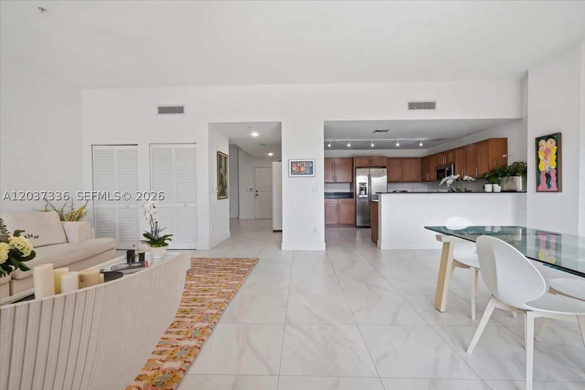Real estate property located at 8390 72 #106, Miami-dade, Colonnade At Dadeland Se, Miami, FL