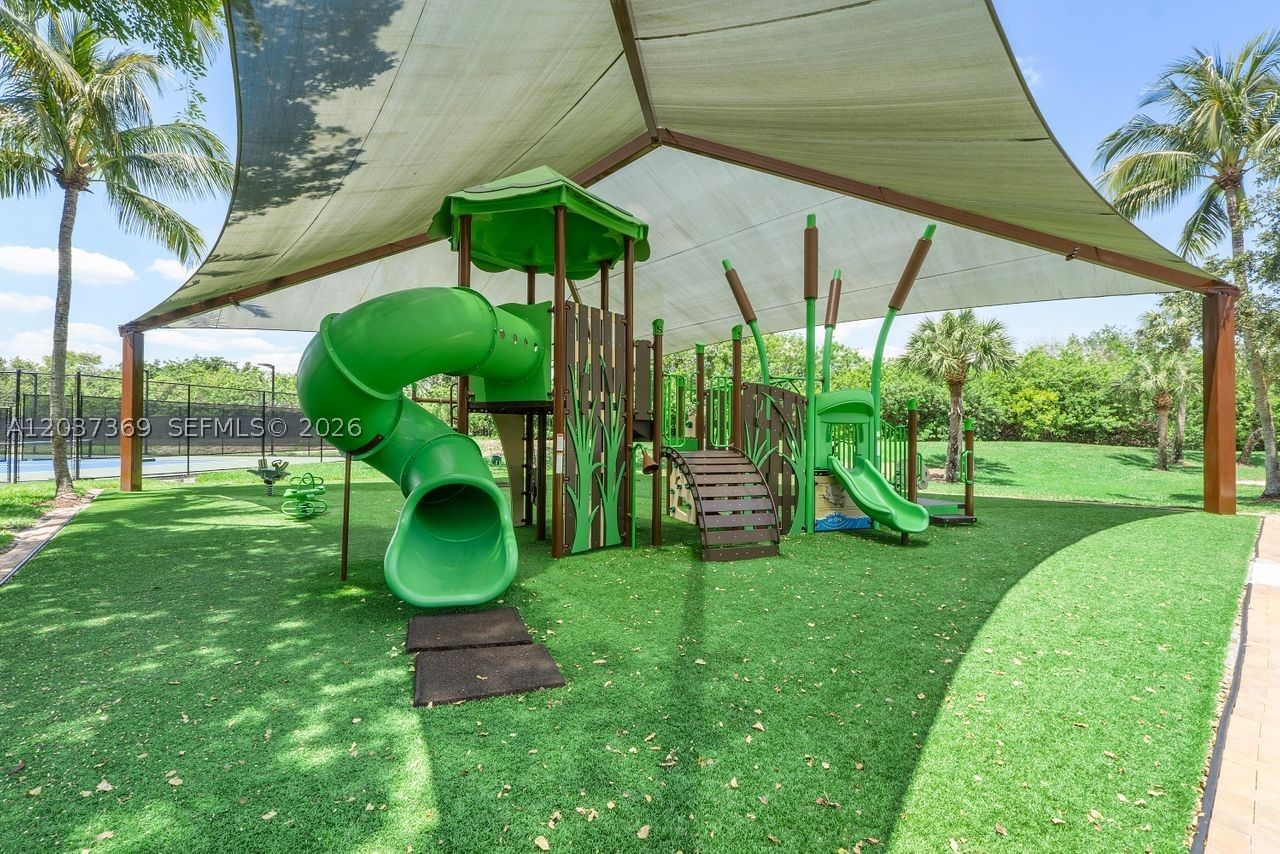 Real estate property located at 7725 128th Ave, Broward, Heron Bay Northwest, Parkland, FL