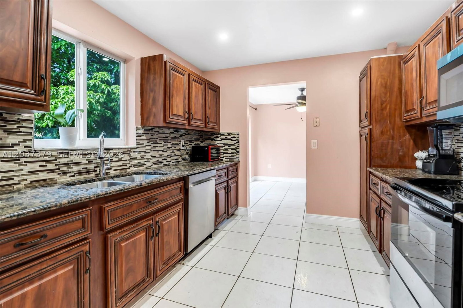 Real estate property located at 9601 9th Ct, Broward, Lakeside South, Pembroke Pines, FL