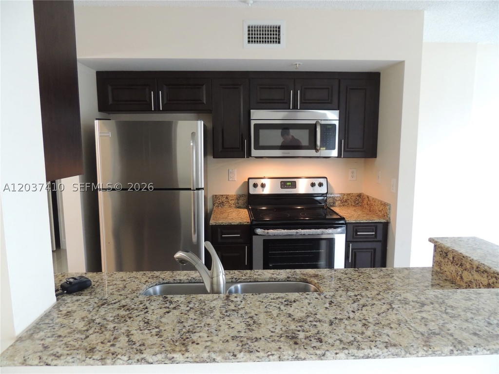 Real estate property located at 2640 University Dr #117, Broward, Royal Grand Condo, Davie, FL
