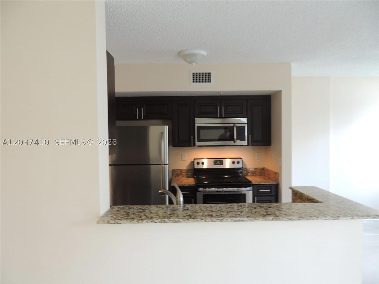 Real estate property located at 2640 University Dr #117, Broward, Royal Grand Condo, Davie, FL