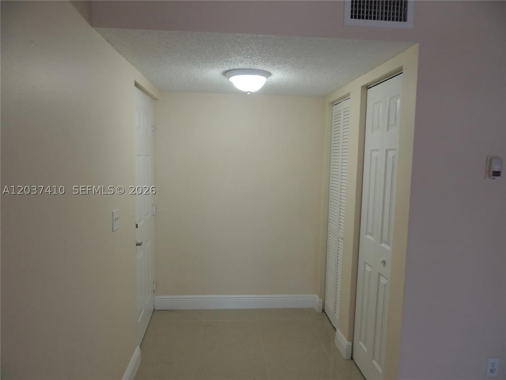 Real estate property located at 2640 University Dr #117, Broward, Royal Grand Condo, Davie, FL