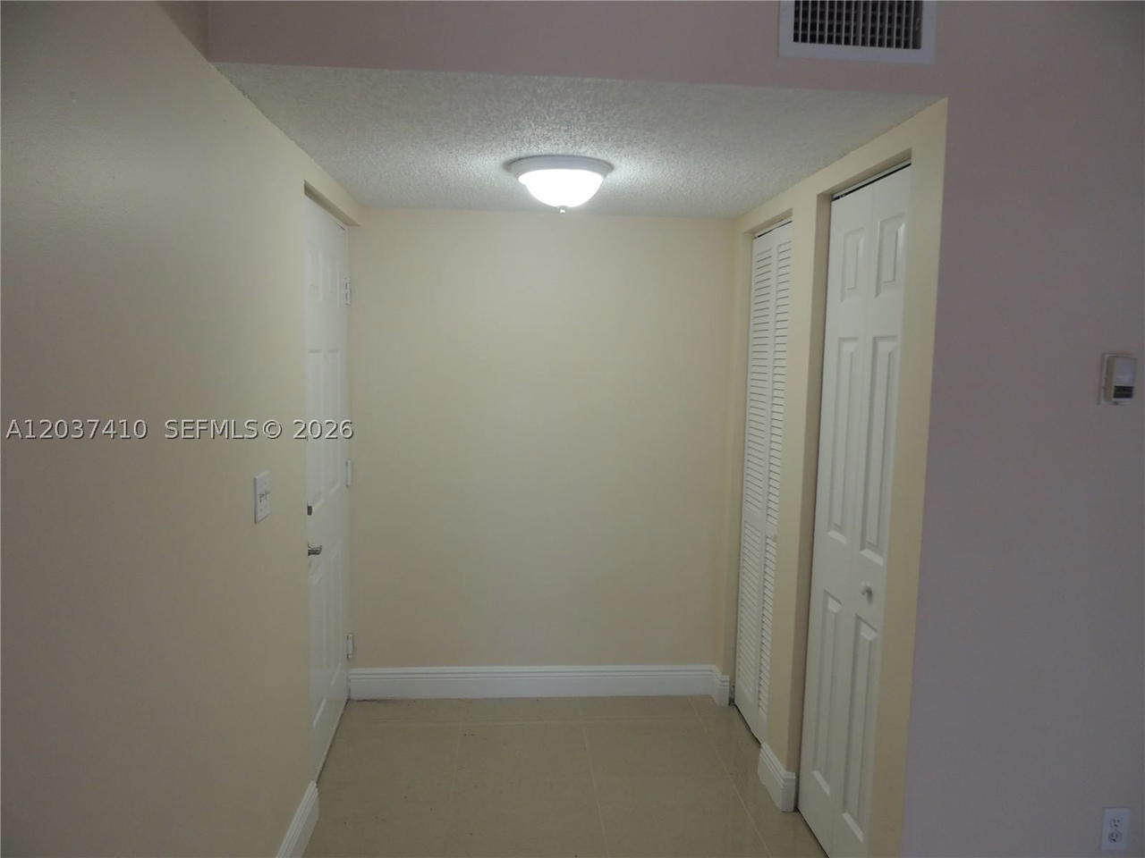 Real estate property located at 2640 University Dr #117, Broward, Royal Grand Condo, Davie, FL