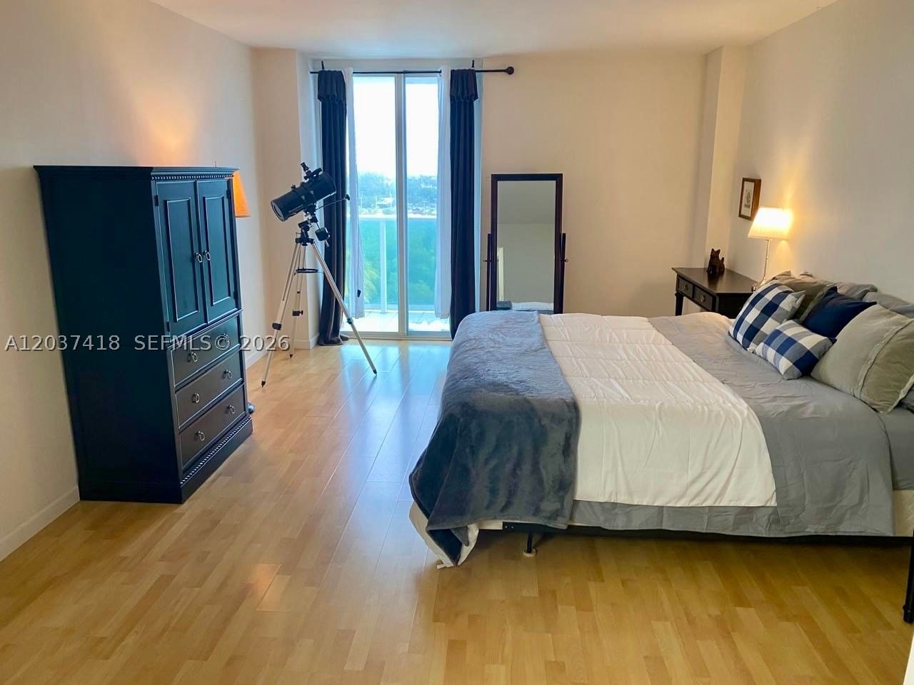 Real estate property located at 100 Bayview Dr #726, Miami-dade, Arlen House East Condo, Sunny Isles Beach, FL