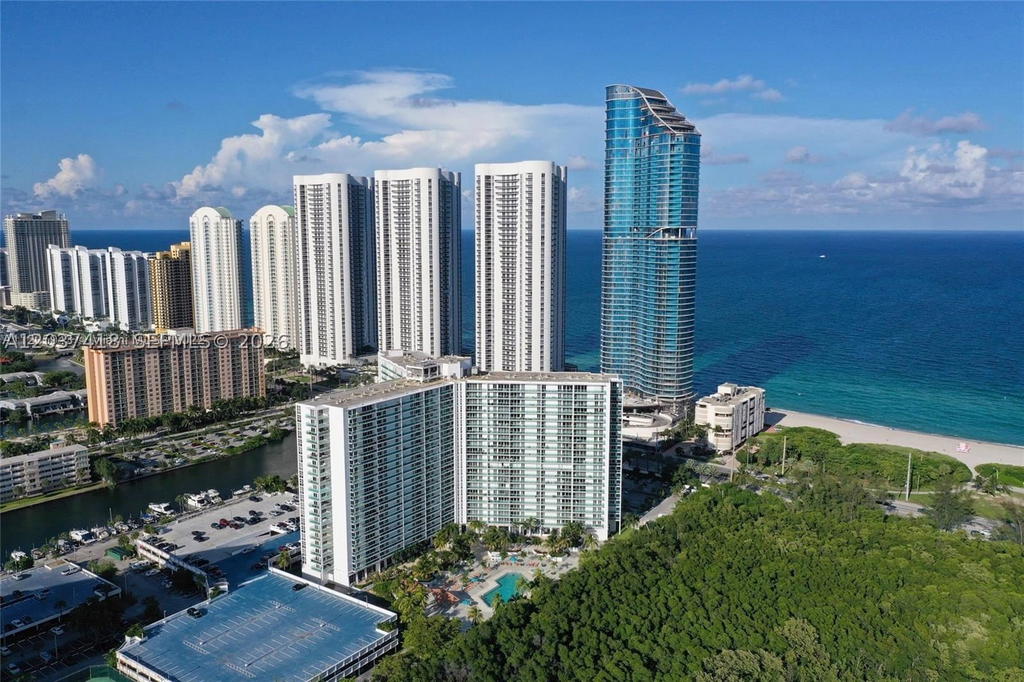 Real estate property located at 100 Bayview Dr #726, Miami-dade, Arlen House East Condo, Sunny Isles Beach, FL