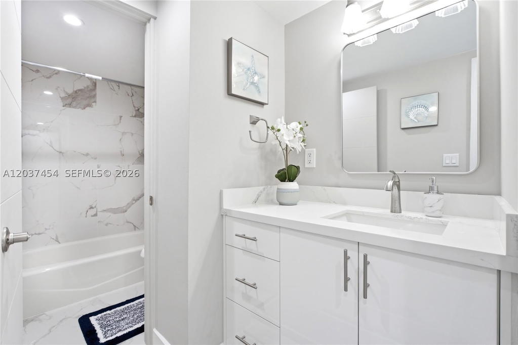 Real estate property located at 401 69th St #313, Miami-dade, 401 Blu Of North Beach Co, Miami Beach, FL