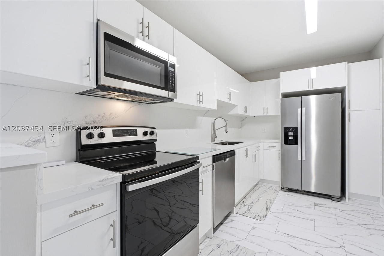 Real estate property located at 401 69th St #313, Miami-dade, 401 Blu Of North Beach Co, Miami Beach, FL