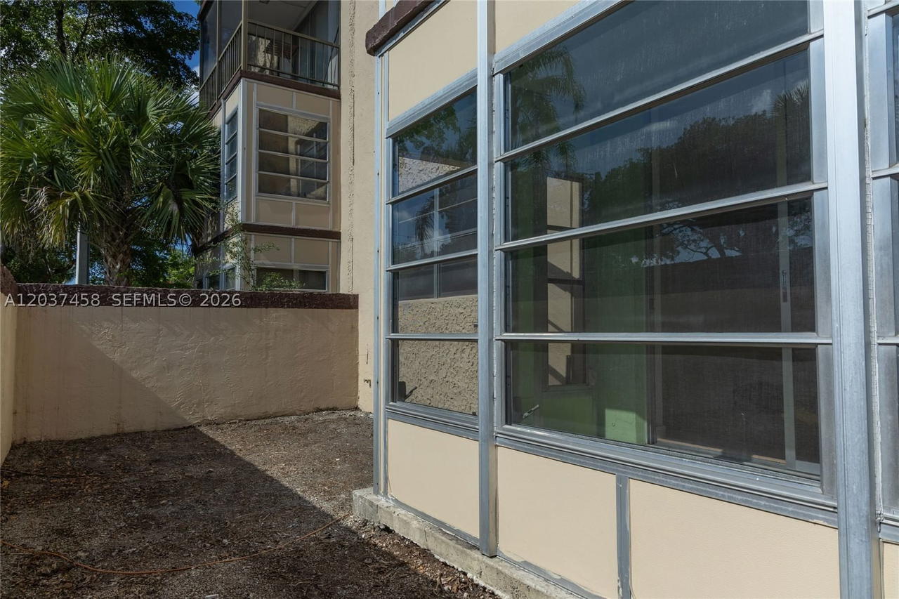 Real estate property located at 7300 17th St #112, Broward, Omega Condo No 4, Plantation, FL