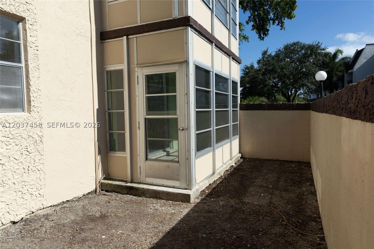 Real estate property located at 7300 17th St #112, Broward, Omega Condo No 4, Plantation, FL