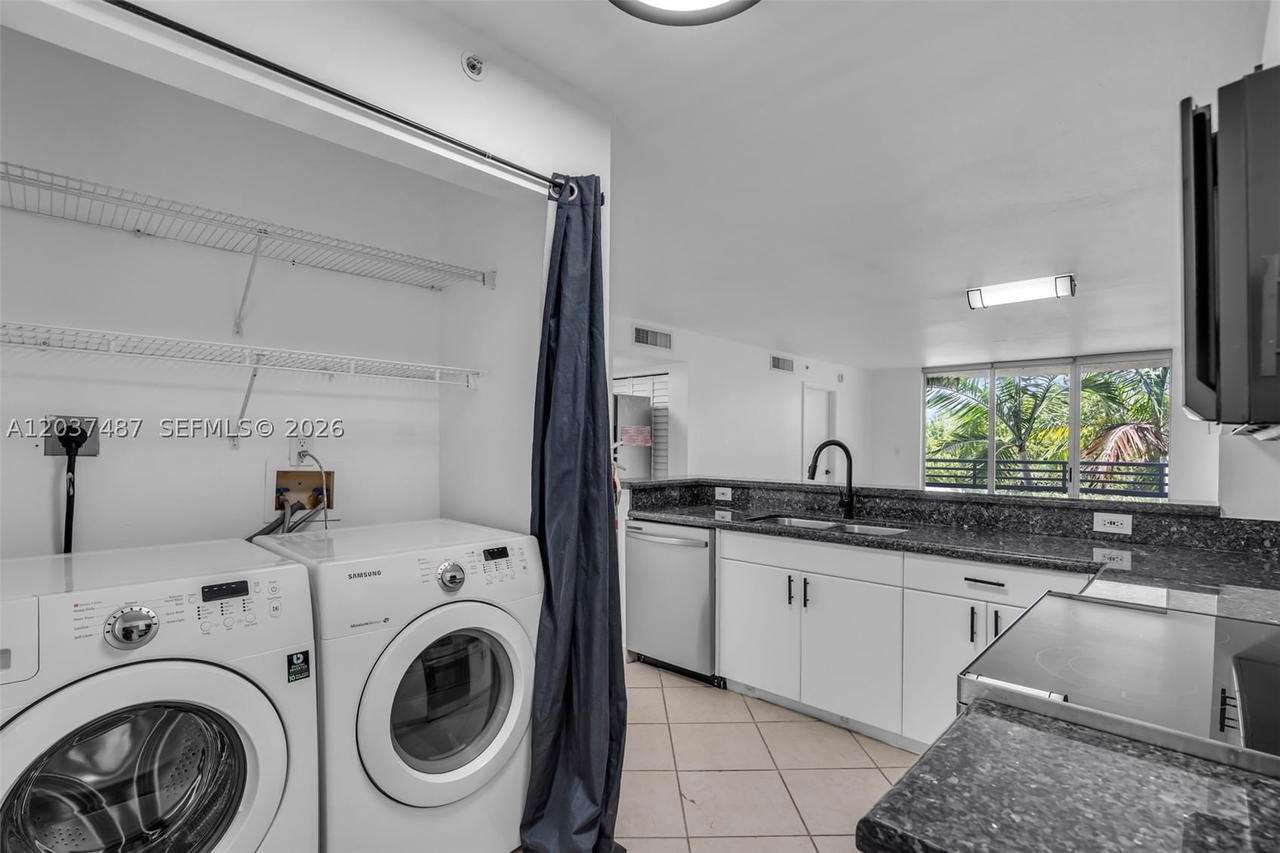 Real estate property located at 1401 Bay Rd #409, Miami-dade, The Sails Condo, Miami Beach, FL