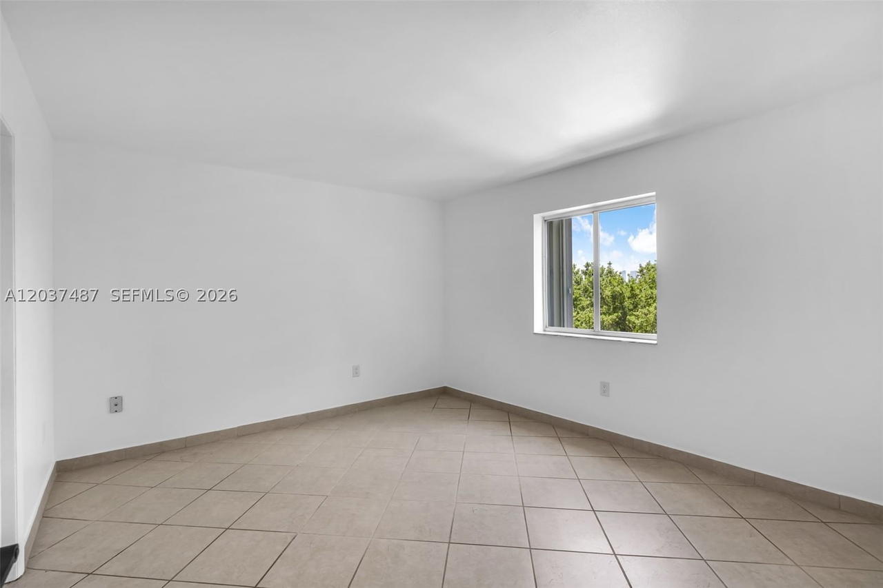 Real estate property located at 1401 Bay Rd #409, Miami-dade, The Sails Condo, Miami Beach, FL