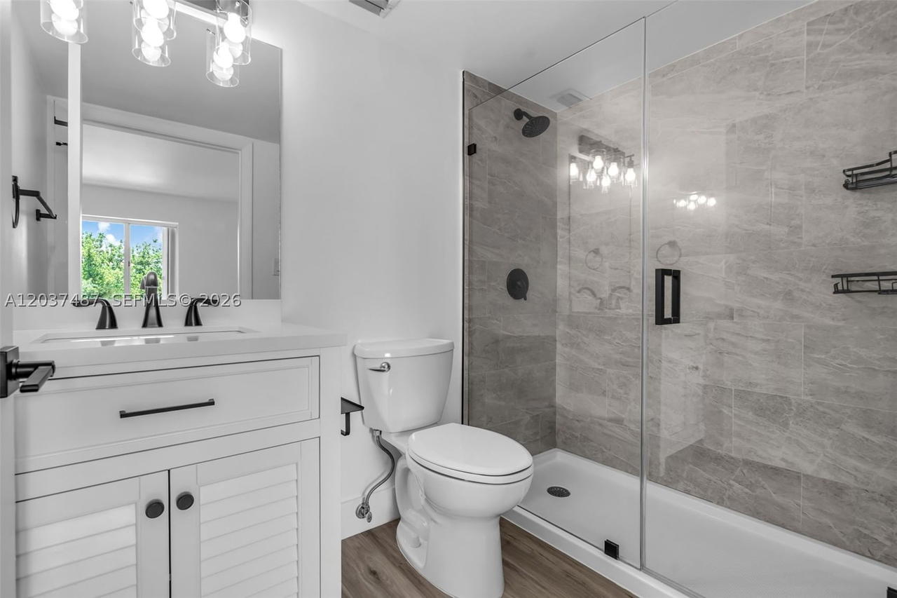 Real estate property located at 1401 Bay Rd #409, Miami-dade, The Sails Condo, Miami Beach, FL