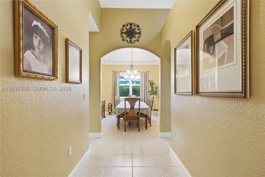Real estate property located at 16933 215th Ter, Miami-dade, South Kendall Estates, Miami, FL