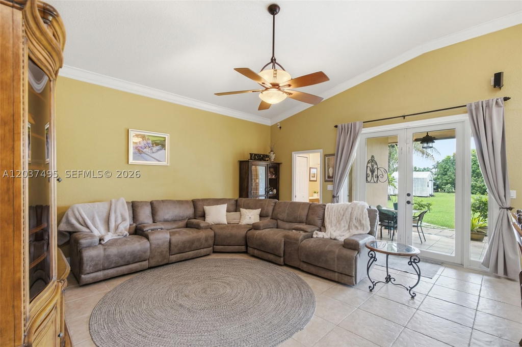 Real estate property located at 16933 215th Ter, Miami-dade, South Kendall Estates, Miami, FL