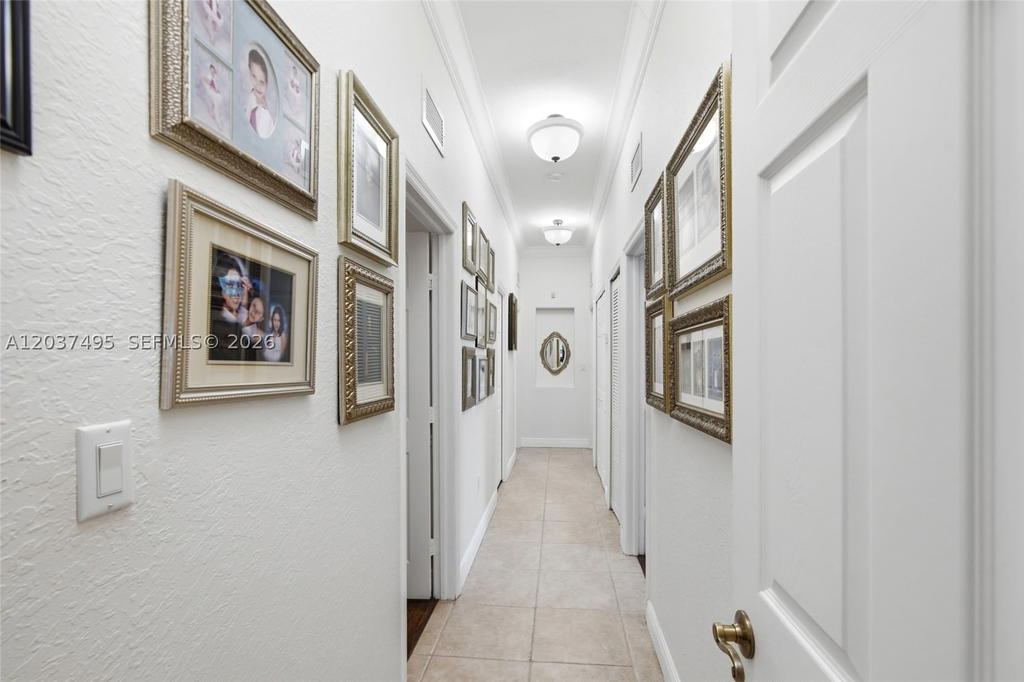 Real estate property located at 16933 215th Ter, Miami-dade, South Kendall Estates, Miami, FL