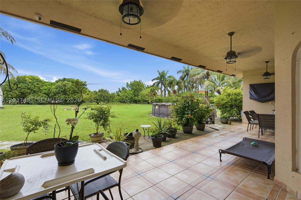 Real estate property located at 16933 215th Ter, Miami-dade, South Kendall Estates, Miami, FL