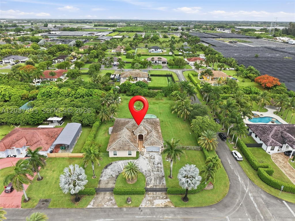 Real estate property located at 16933 215th Ter, Miami-dade, South Kendall Estates, Miami, FL