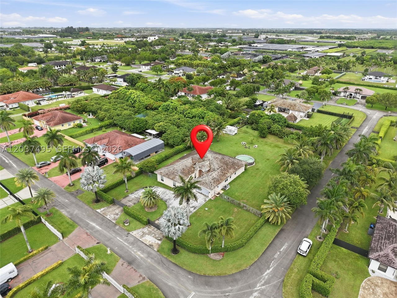 Real estate property located at 16933 215th Ter, Miami-dade, South Kendall Estates, Miami, FL