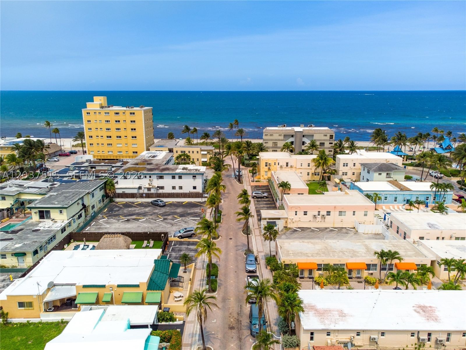 Real estate property located at 336 Arthur St #118, Broward, Oasis Surfside Condo, Hollywood, FL