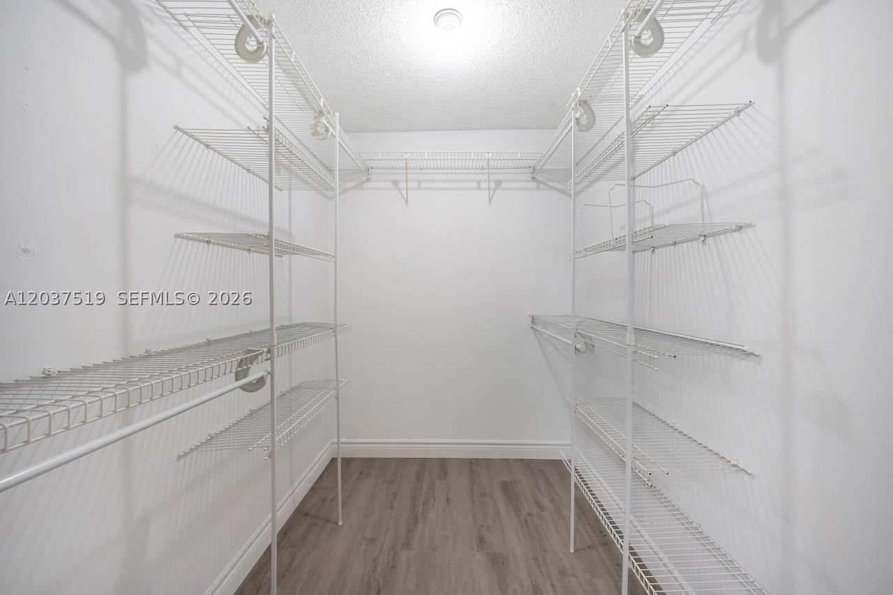 Real estate property located at 301 Pine Island Rd #165, Broward, Raintree Forest Condo, Plantation, FL