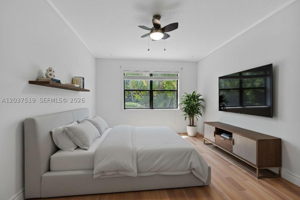 Real estate property located at 301 Pine Island Rd #165, Broward, Raintree Forest Condo, Plantation, FL