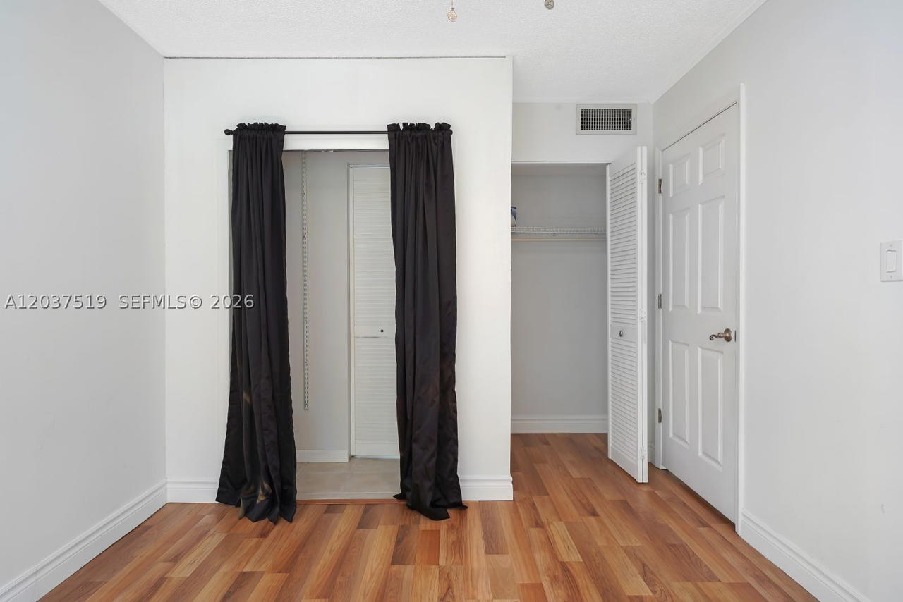 Real estate property located at 301 Pine Island Rd #165, Broward, Raintree Forest Condo, Plantation, FL