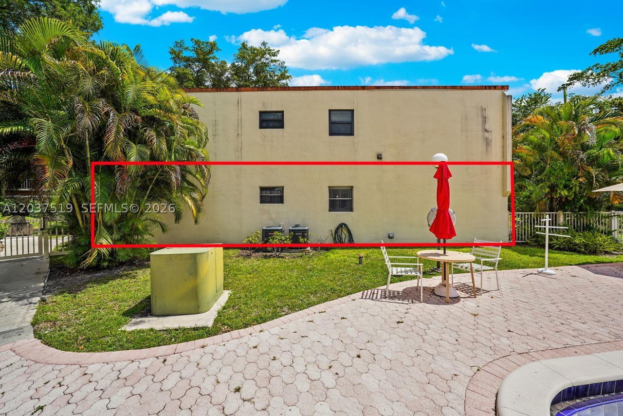 Real estate property located at 301 Pine Island Rd #165, Broward, Raintree Forest Condo, Plantation, FL