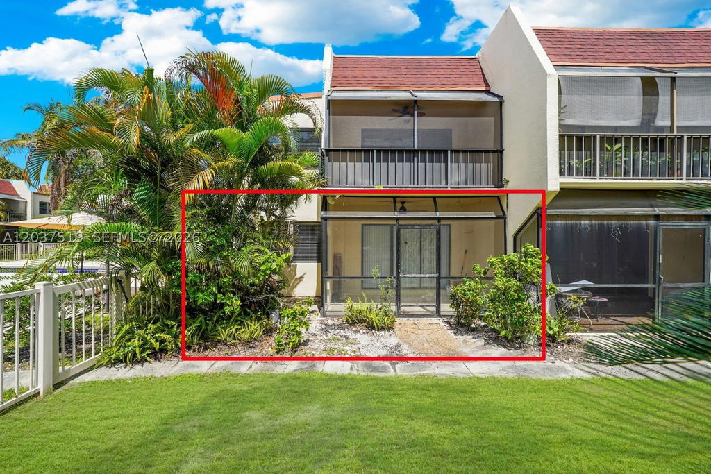Real estate property located at 301 Pine Island Rd #165, Broward, Raintree Forest Condo, Plantation, FL