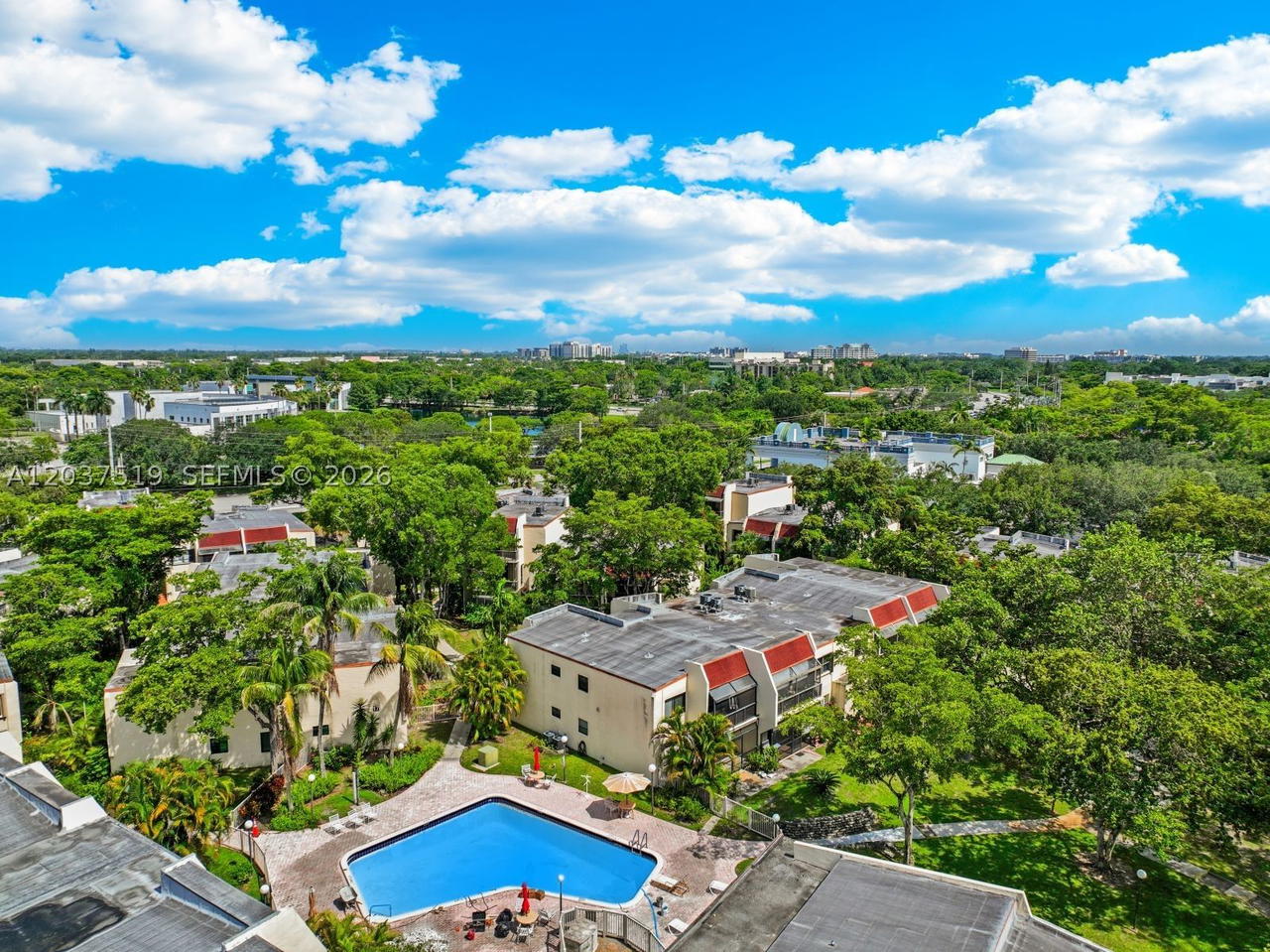 Real estate property located at 301 Pine Island Rd #165, Broward, Raintree Forest Condo, Plantation, FL