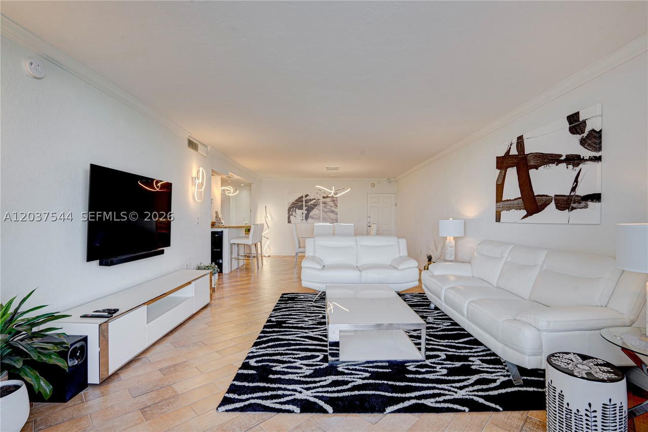 Real estate property located at 10350 Bay Harbor Dr #4T, Miami-dade, Island Pointe Condo, Bay Harbor Islands, FL