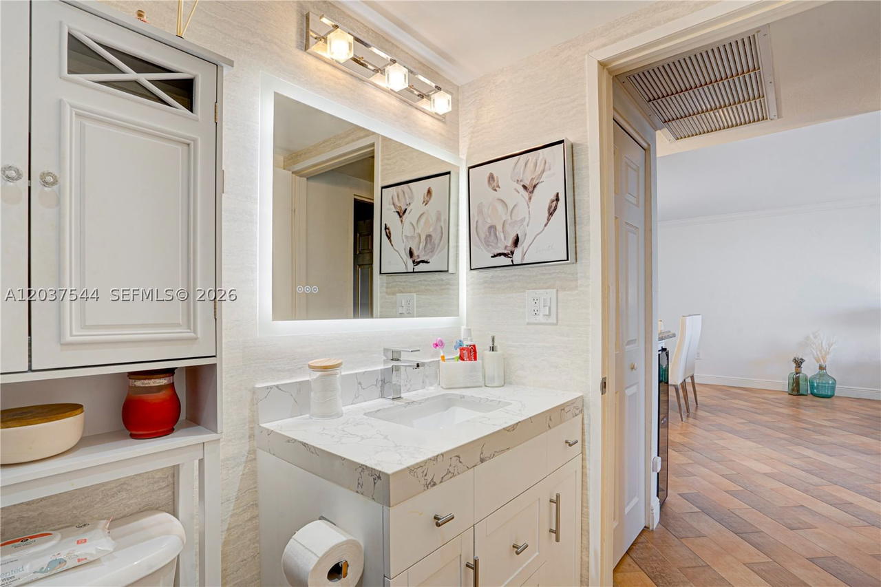 Real estate property located at 10350 Bay Harbor Dr #4T, Miami-dade, Island Pointe Condo, Bay Harbor Islands, FL