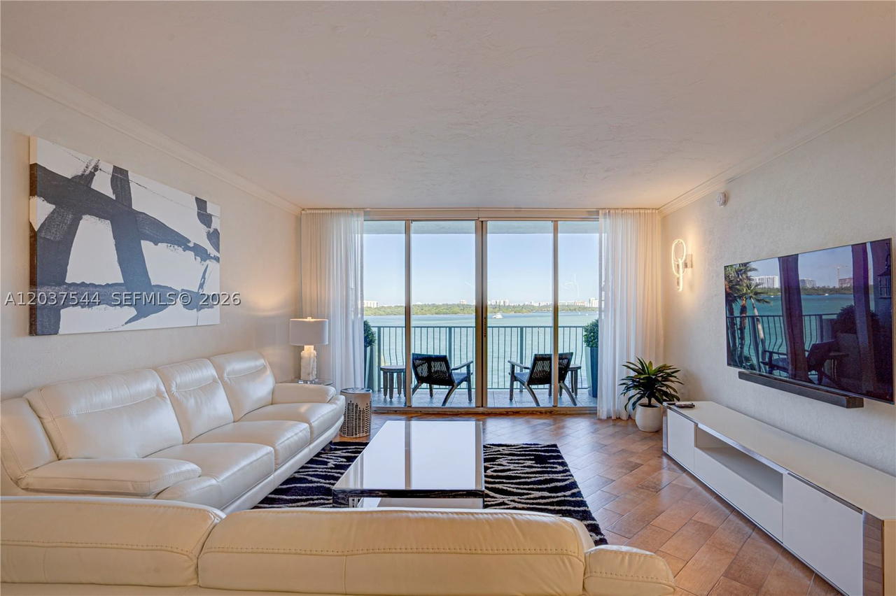 Real estate property located at 10350 Bay Harbor Dr #4T, Miami-dade, Island Pointe Condo, Bay Harbor Islands, FL