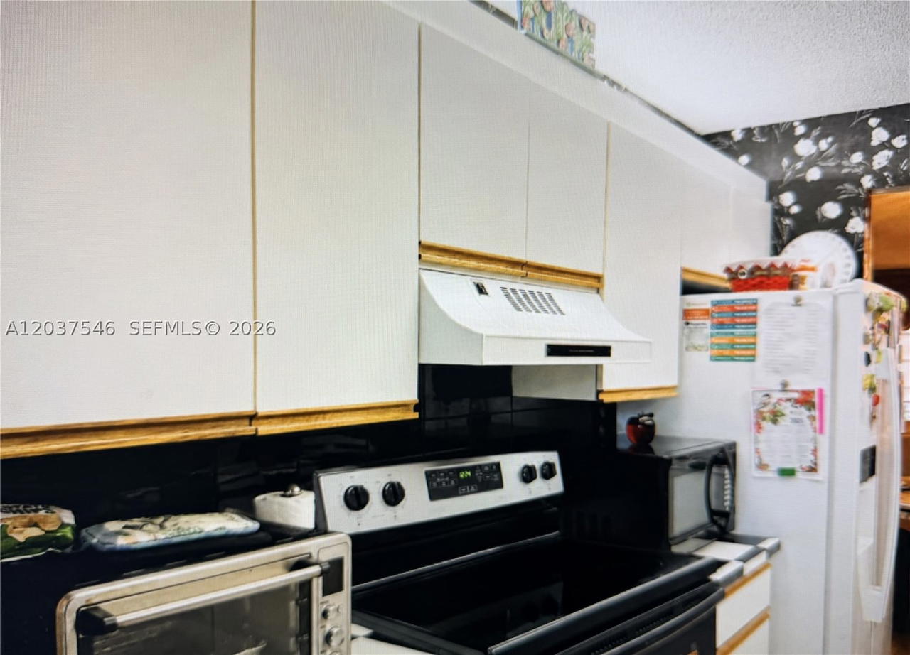 Real estate property located at 1300 130th Ave #101F, Broward, Hawthorne At Century Villa, Pembroke Pines, FL