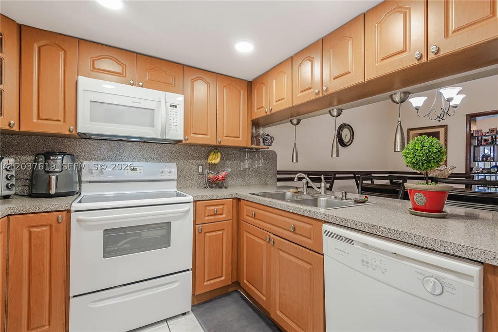 Real estate property located at 1052 79th St #11, Miami-dade, Sevilla Terraces Condo Ph, Hialeah, FL