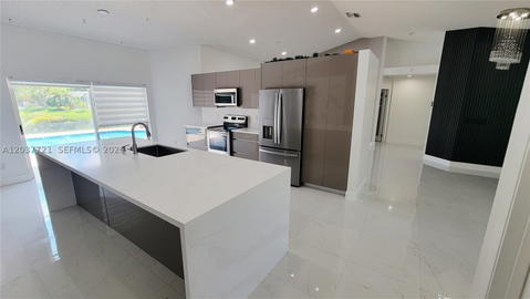 Real estate property located at 1421 104th Ave, Broward, Landings, Pembroke Pines, FL