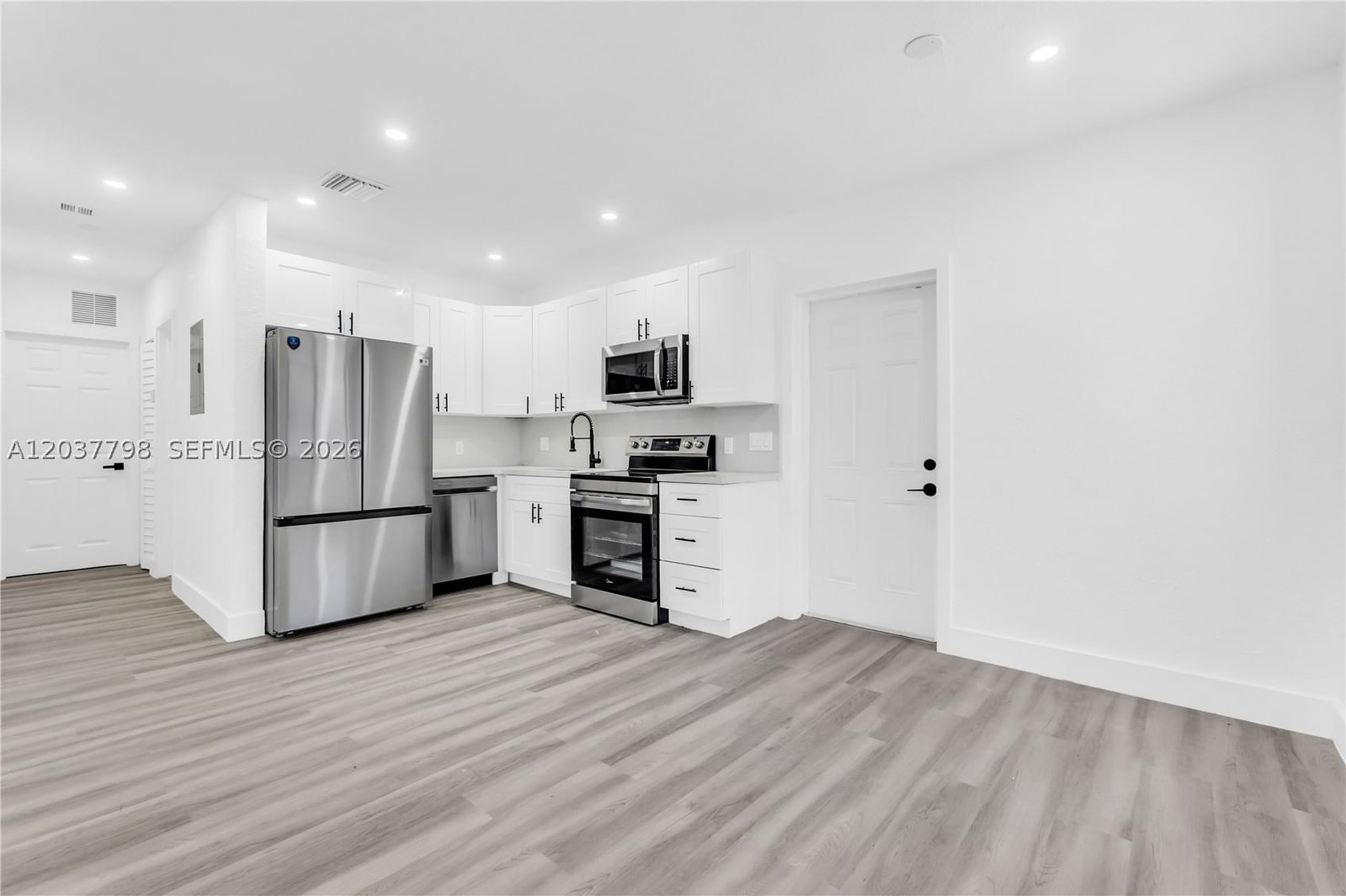 Real estate property located at 3300 40th Ave, Broward, Lake Forest Sec 4, West Park, FL
