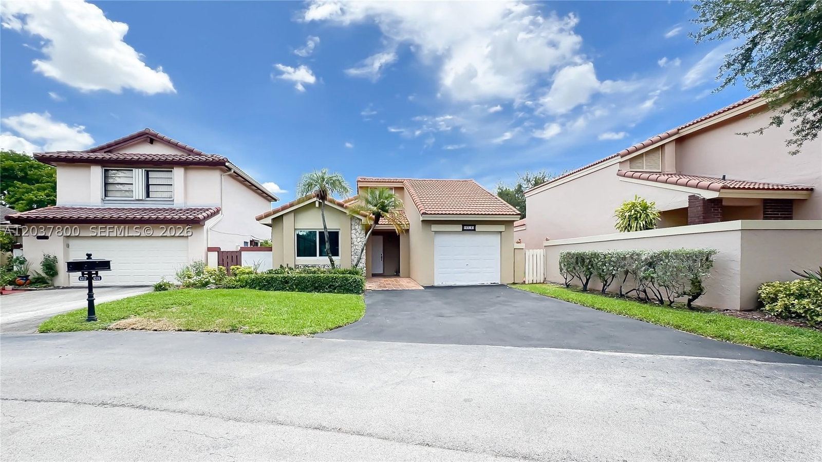 Real estate property located at 6316 173rd St, Miami-dade, The Moors Cluster Homes, Hialeah, FL