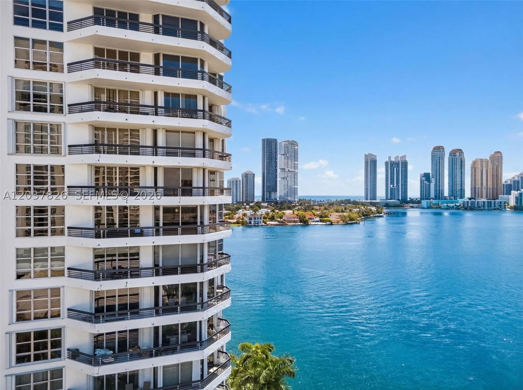 Real estate property located at 19195 36th Ct #2301, Miami-dade, Mystic Pointe Condo No Tw, Aventura, FL