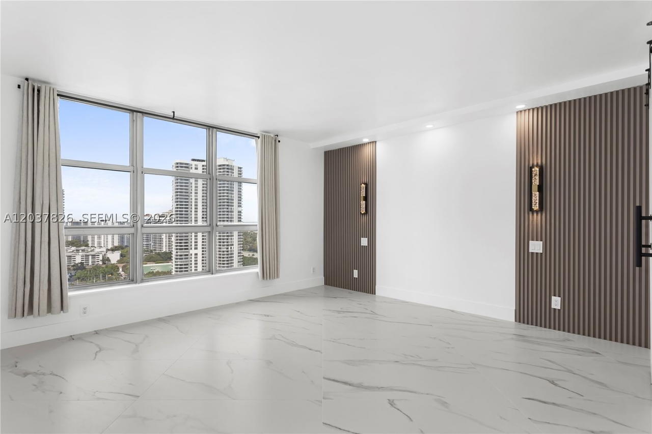 Real estate property located at 19195 36th Ct #2301, Miami-dade, Mystic Pointe Condo No Tw, Aventura, FL