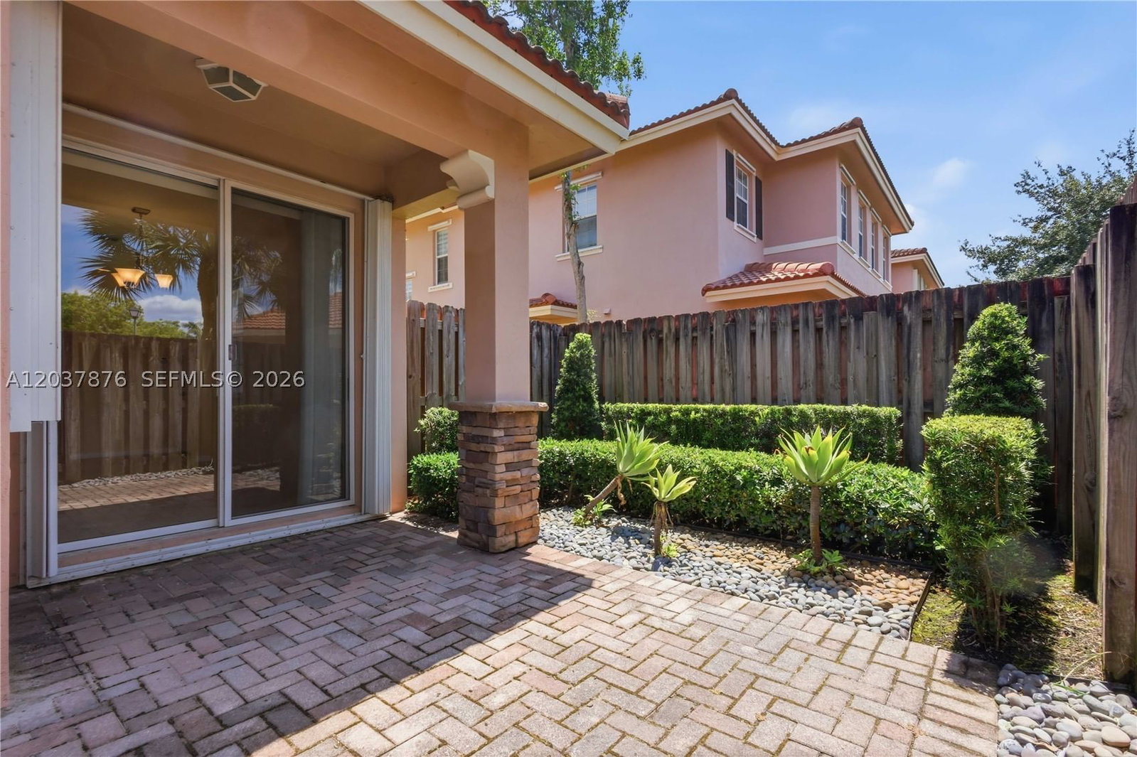 Real estate property located at 277 Las Brisas Cir, Broward, F And H Plat, Sunrise, FL