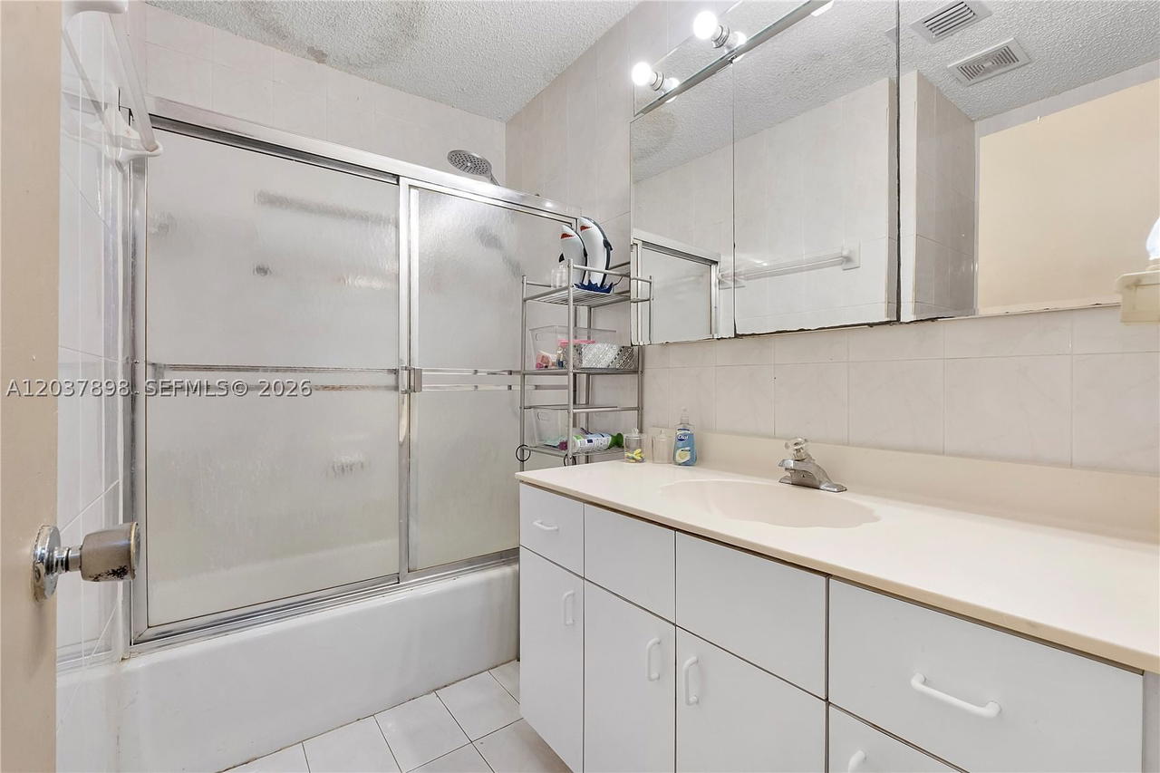 Real estate property located at 7560 Granada Blvd, Broward, Miramar Sec 10, Miramar, FL