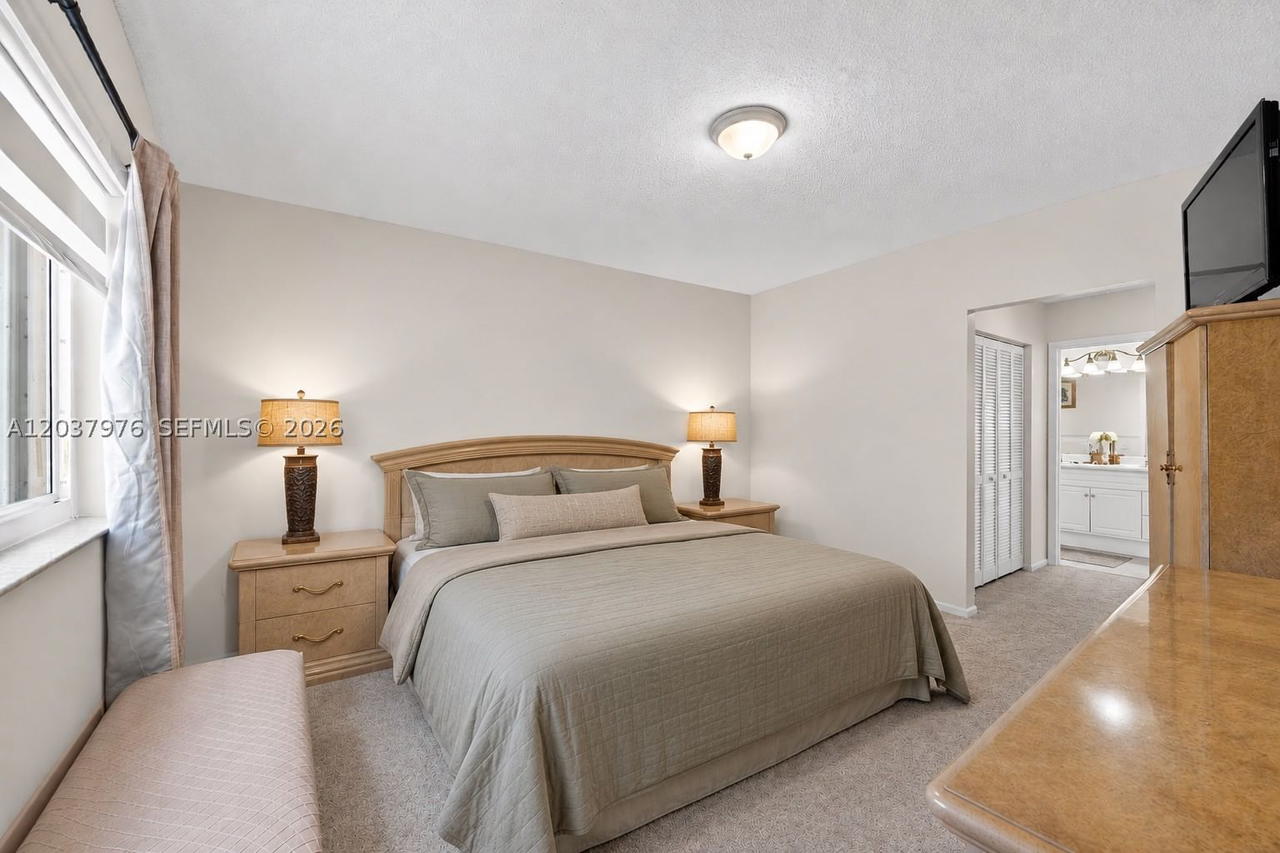Real estate property located at 18536 56th Pl, Miami-dade, Monterrey 6th Addn, Miami Gardens, FL