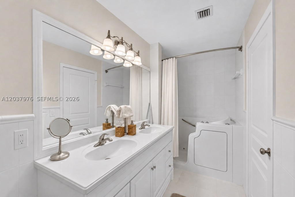 Real estate property located at 18536 56th Pl, Miami-dade, Monterrey 6th Addn, Miami Gardens, FL