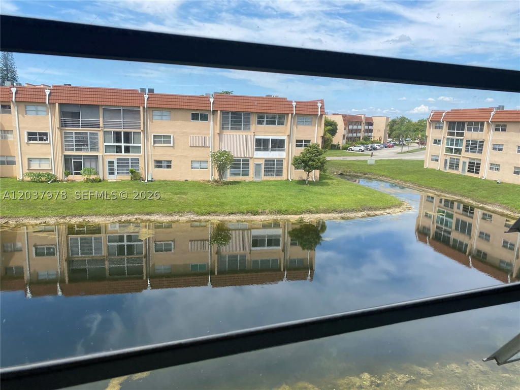 Real estate property located at 8861 Sunrise Lakes Blvd #311, Broward, Sunrise Lakes 83 Condo, Sunrise, FL
