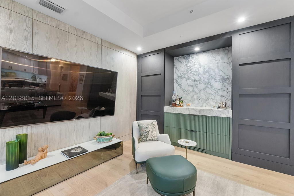Real estate property located at 718 Valencia Ave #403, Miami-dade, Biltmore Parc Condo, Coral Gables, FL